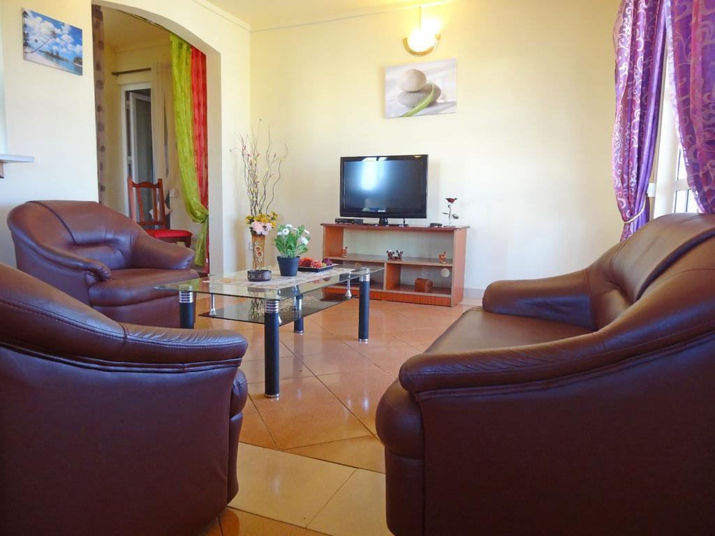 Villa Bungaroo Pereybere Beach ภายนอก รูปภาพ
